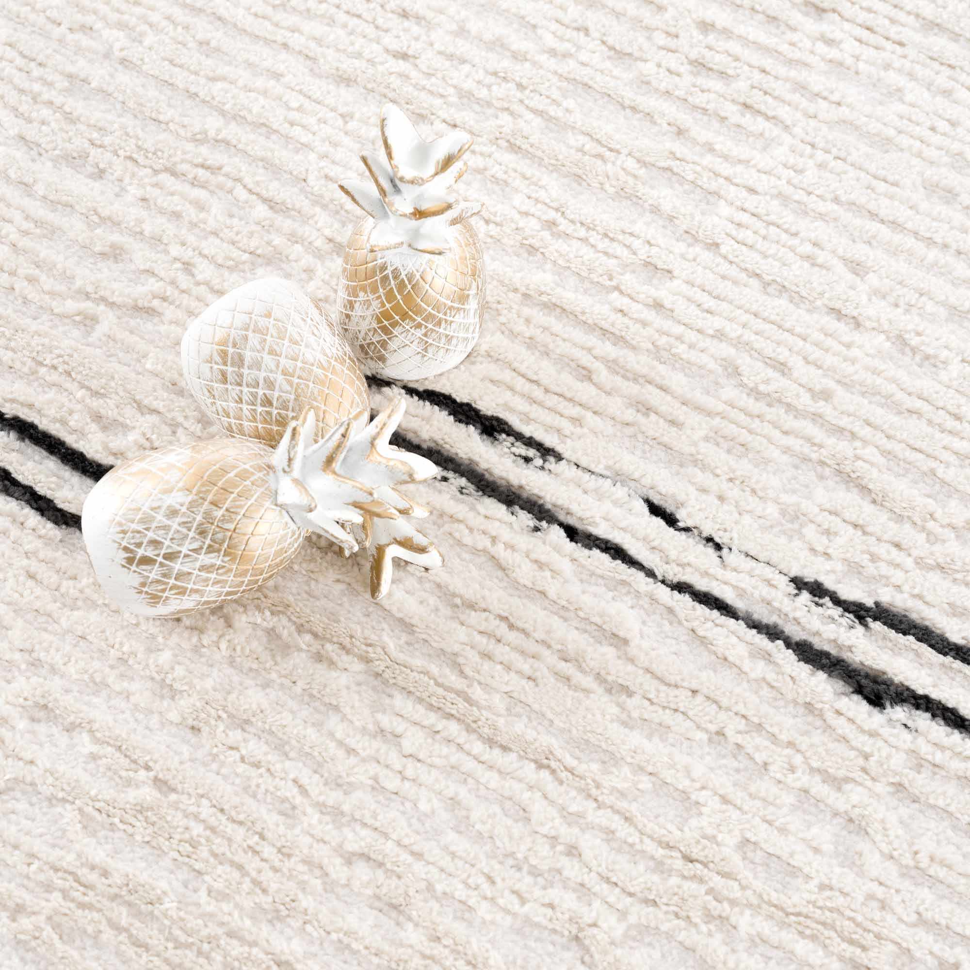 Riad Black Striped White Rug with Tassels - Image 10