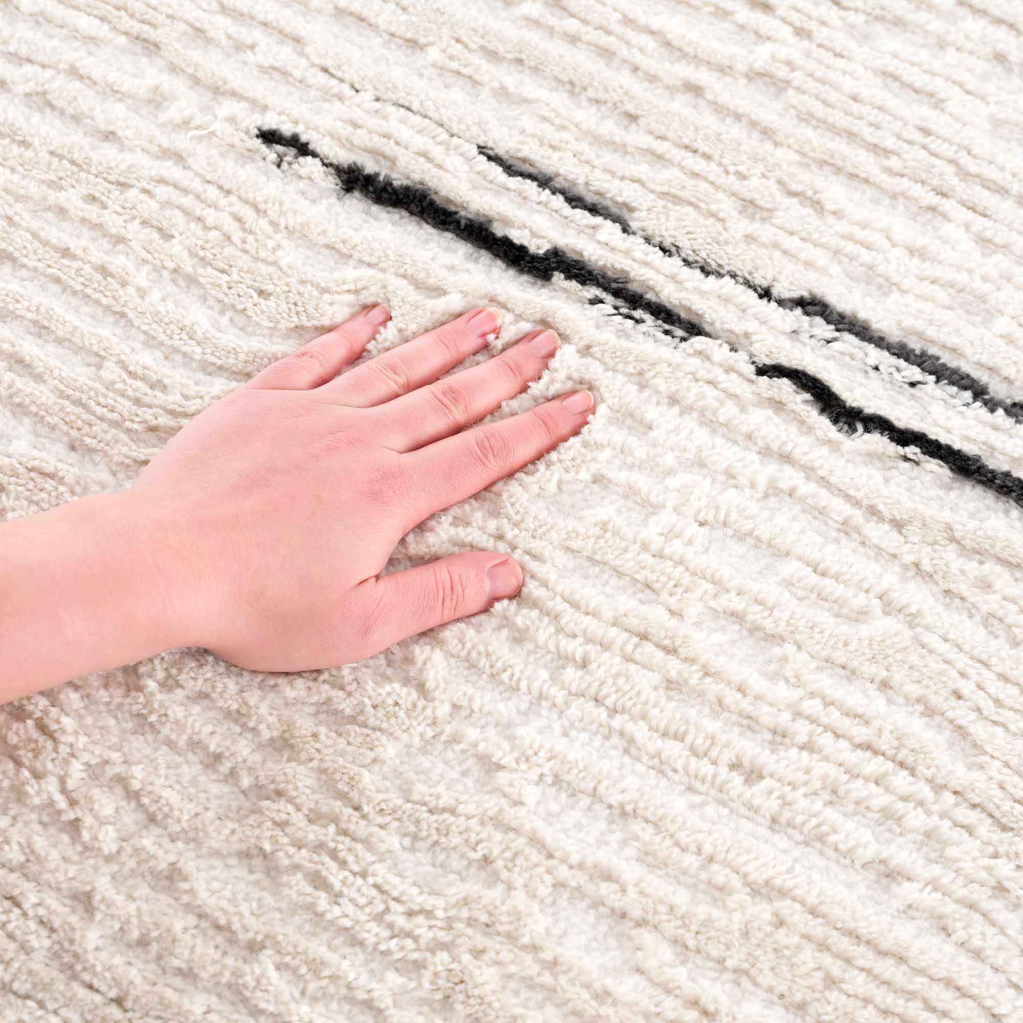 Riad Black Striped White Rug with Tassels - Image 12